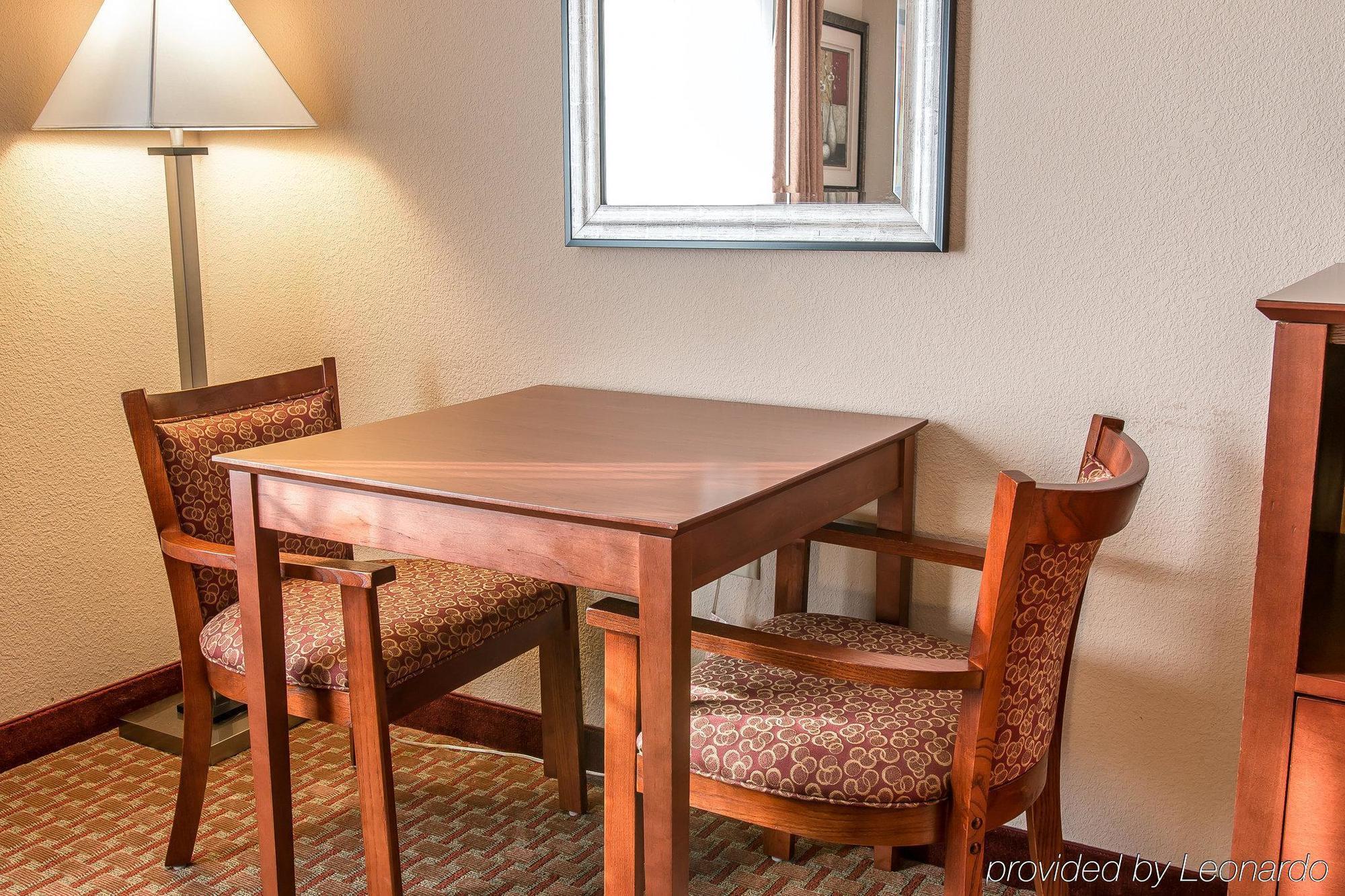 Quality Inn Near Interstate I94 ニュー・バッファロー エクステリア 写真